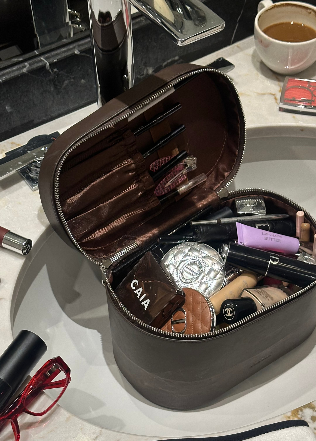 CASCAS espresso vanity case luxury bathroom aesthetic makeup organizer