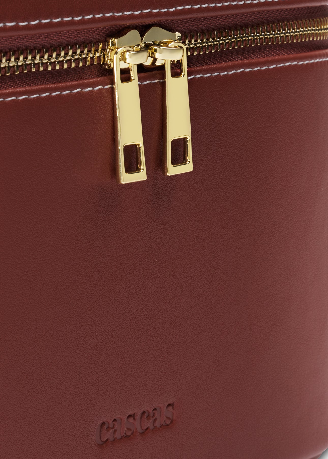 CASCAS amber beauty case zipper detail premium vegan leather texture