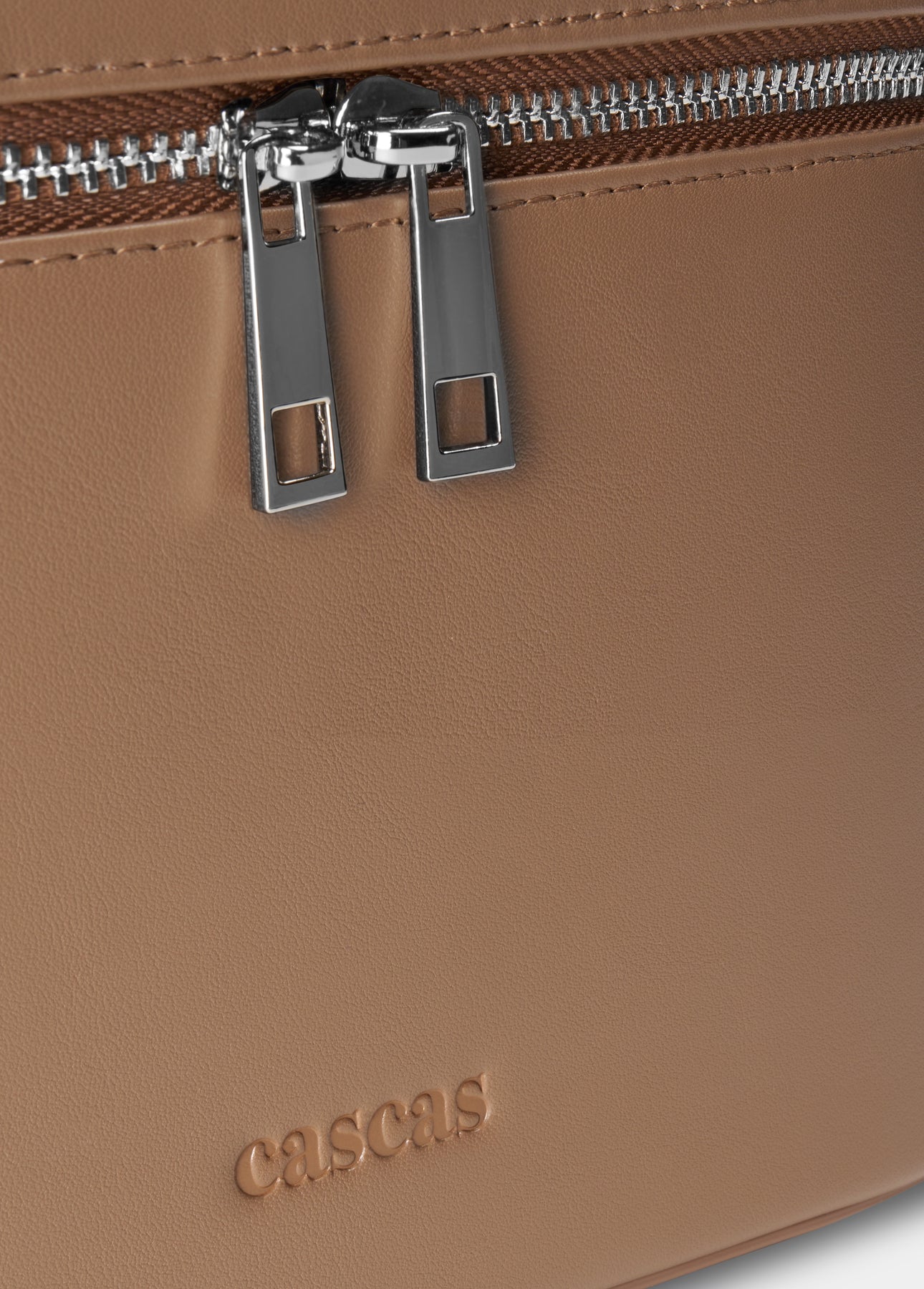 CASCAS sand beauty case zipper detail premium vegan leather texture
